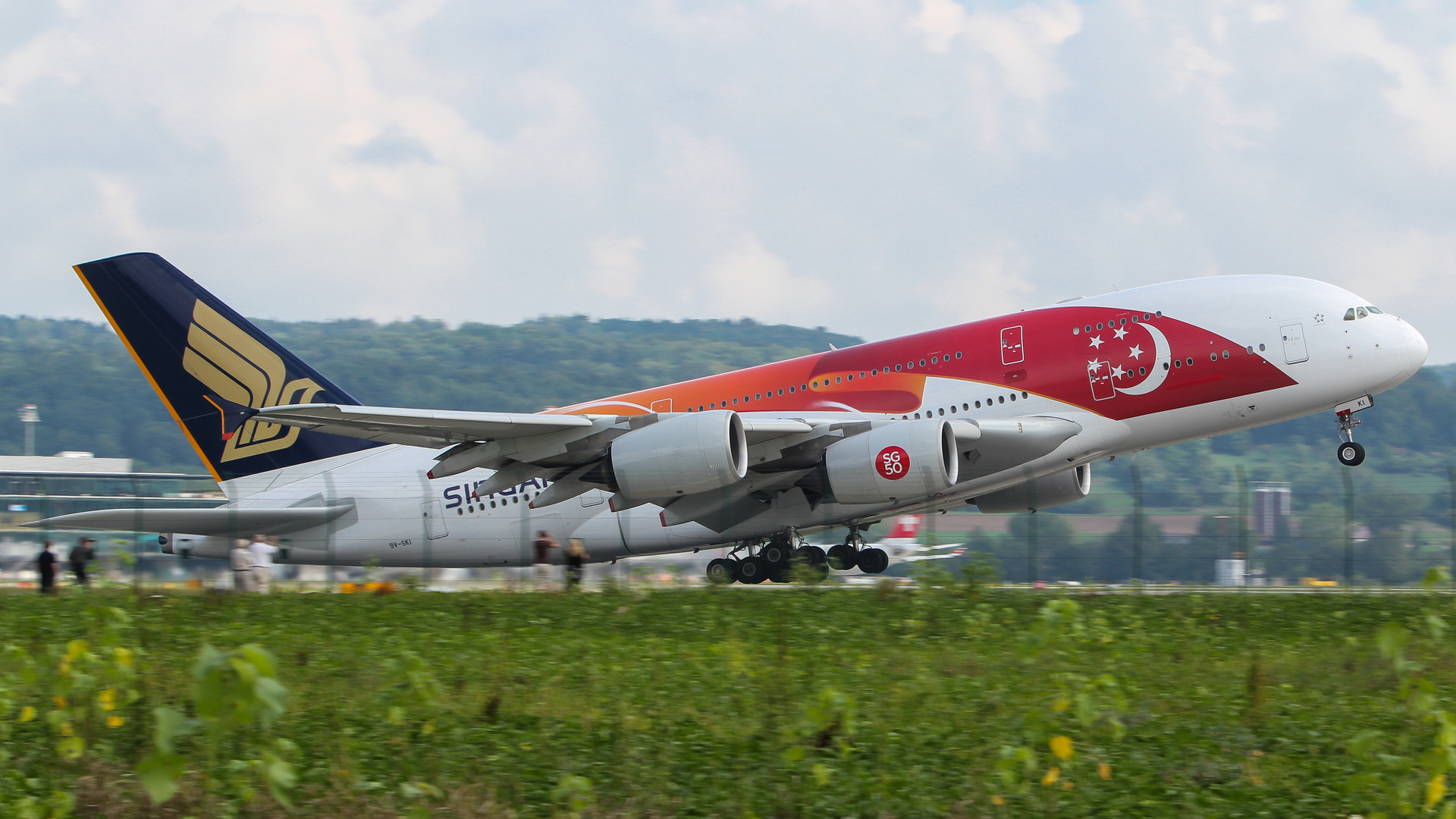 Singapore Airlines A380 with SG50 c/s