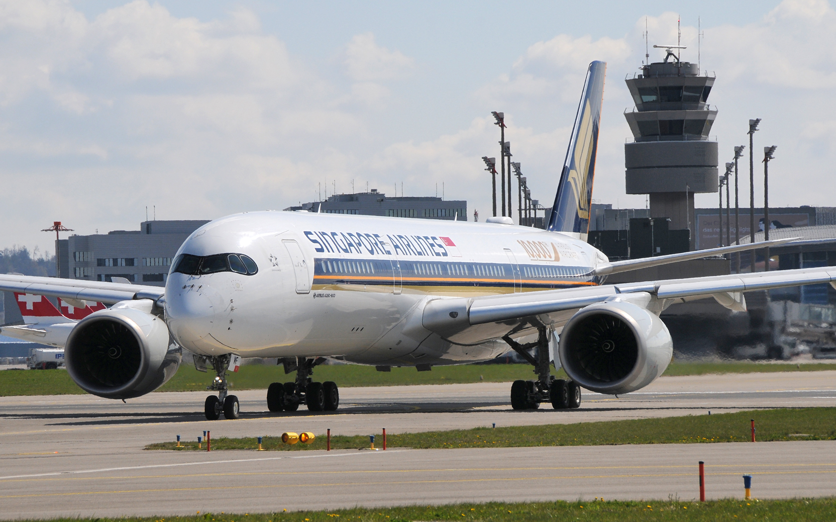 Singapore Airlines Airbus A350-900 9V-SMF 