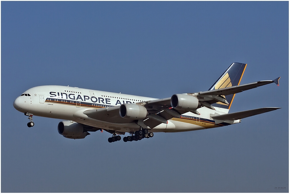 Singapore Airlines Airbus A380-841 (9V-SKE)