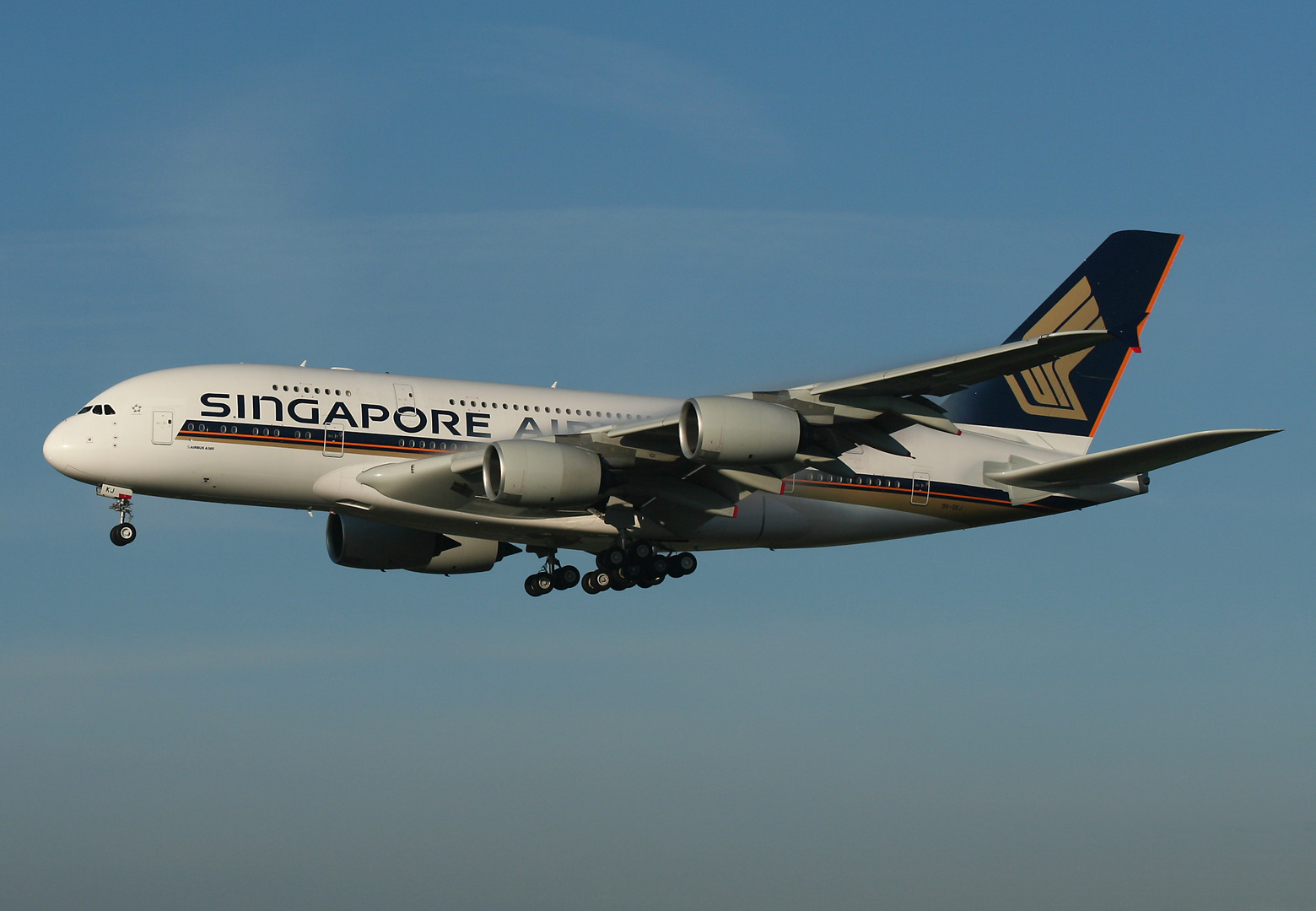 Singapore Airlines Airbus A380-841 9V-SKJ