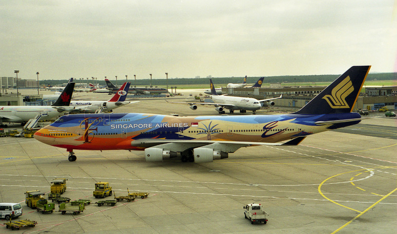 Singapore Airlines - Boeing 747-400