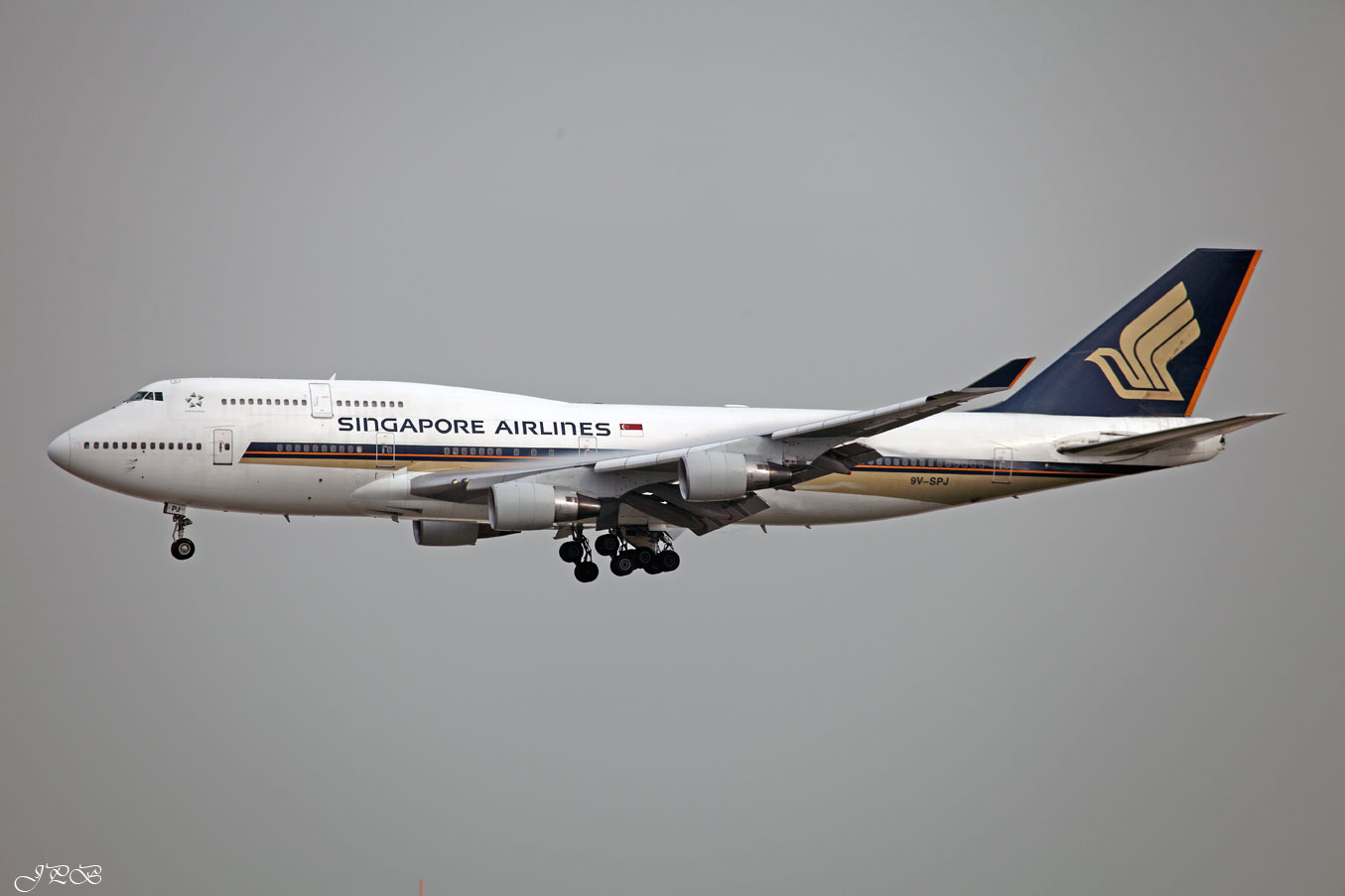 Singapore Airlines Boeing 747-400 "9V-SPJ"