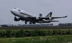 SINGAPORE AIRLINES CARGO, B747-400, Reg: 9V-SFN