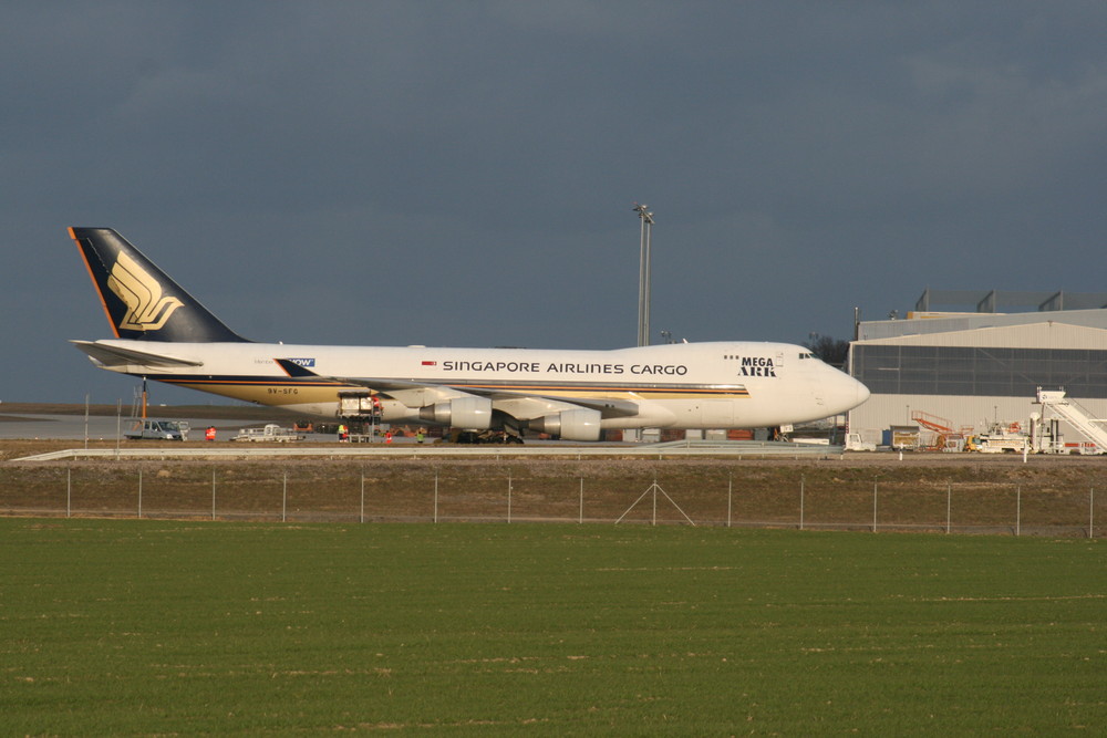 Singapore Airlines Cargo Boeing 747-412F 9V-SFG