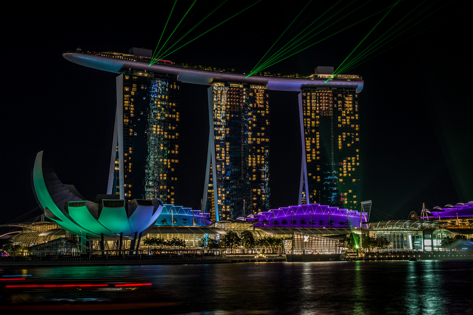 Singapore by Night (II)