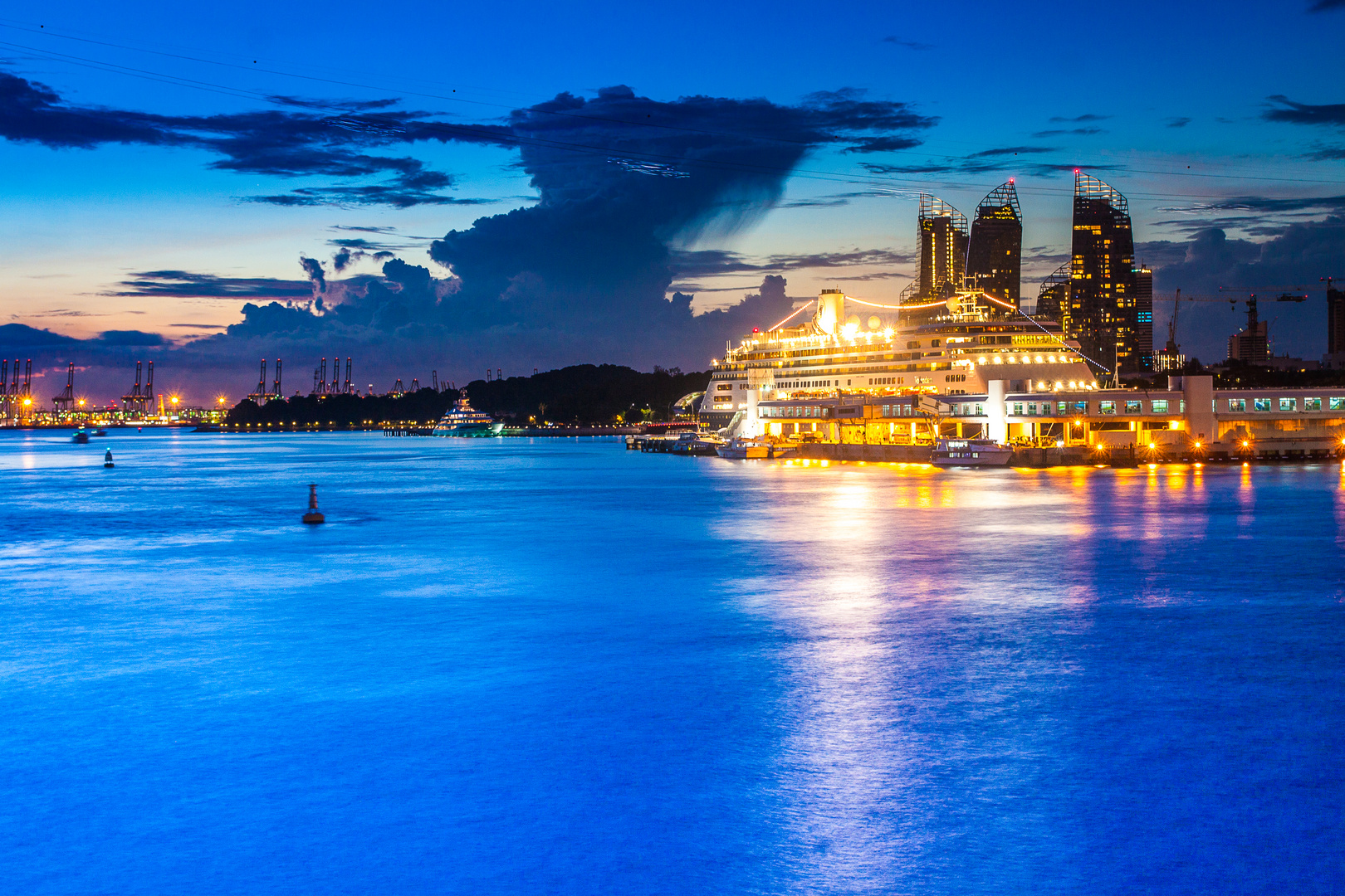 Singapore Harbour Front mit Anlegekai für Passagierschiffe