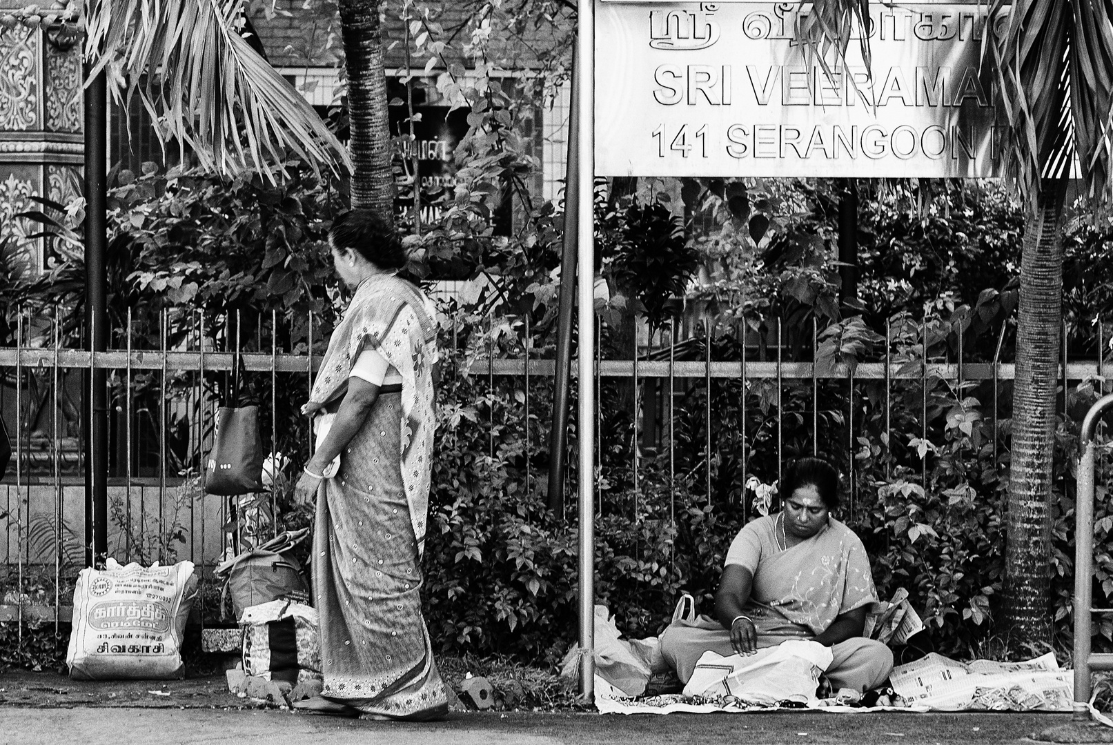 SIngapore (Little India) 14 - Vor dem Tempel