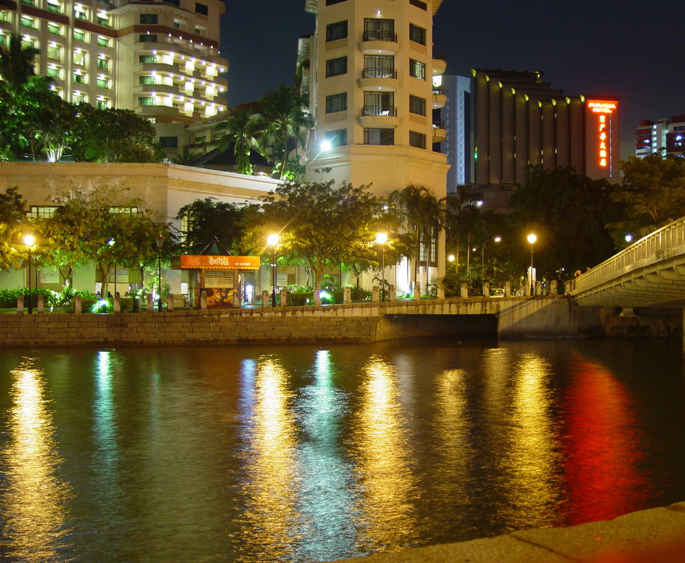 Singapore River bei Nacht