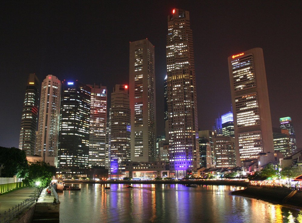 Singapore Skyline bei Nacht