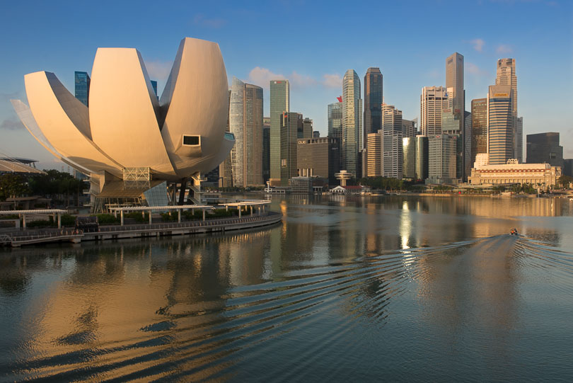 Singapur ArtScience Museum im ersten Sonnenlicht