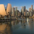 Singapur ArtScience Museum im ersten Sonnenlicht