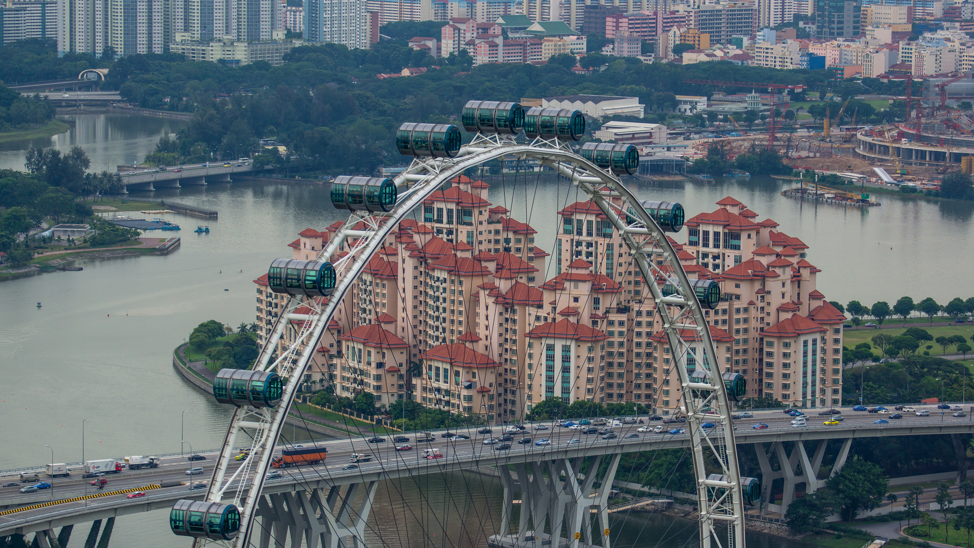 Singapur Flyer vor Costa Rhu Tanjong