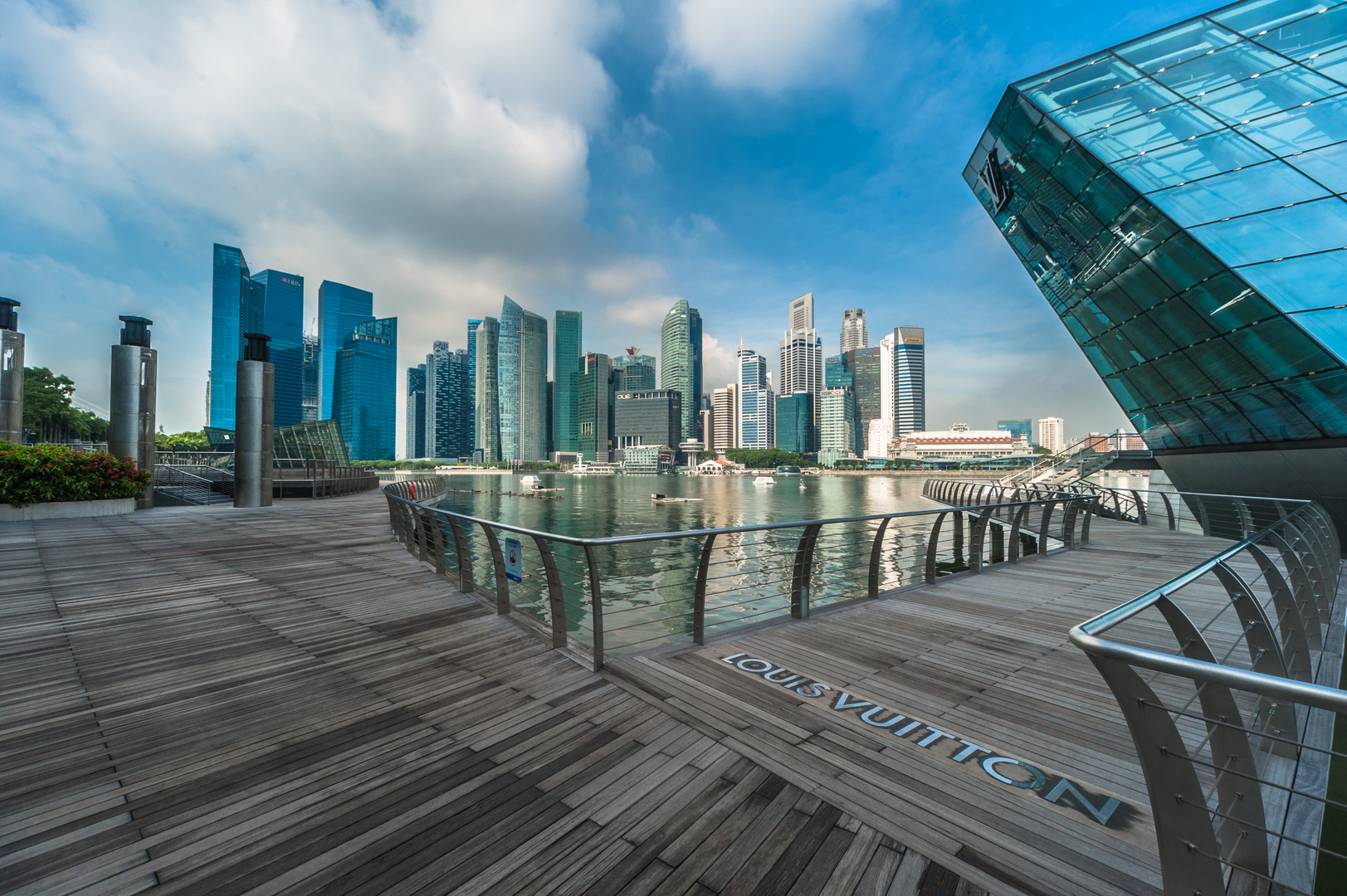 Singapur: Marina Bay mit Skyline