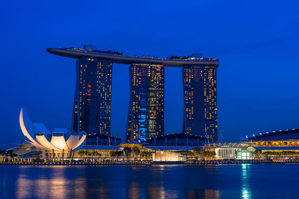 Singapur: Marina Bay und Marina Bay Sands Hotel zur blauen Stunde #3