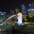 Singapur: Merlion mit Skyline