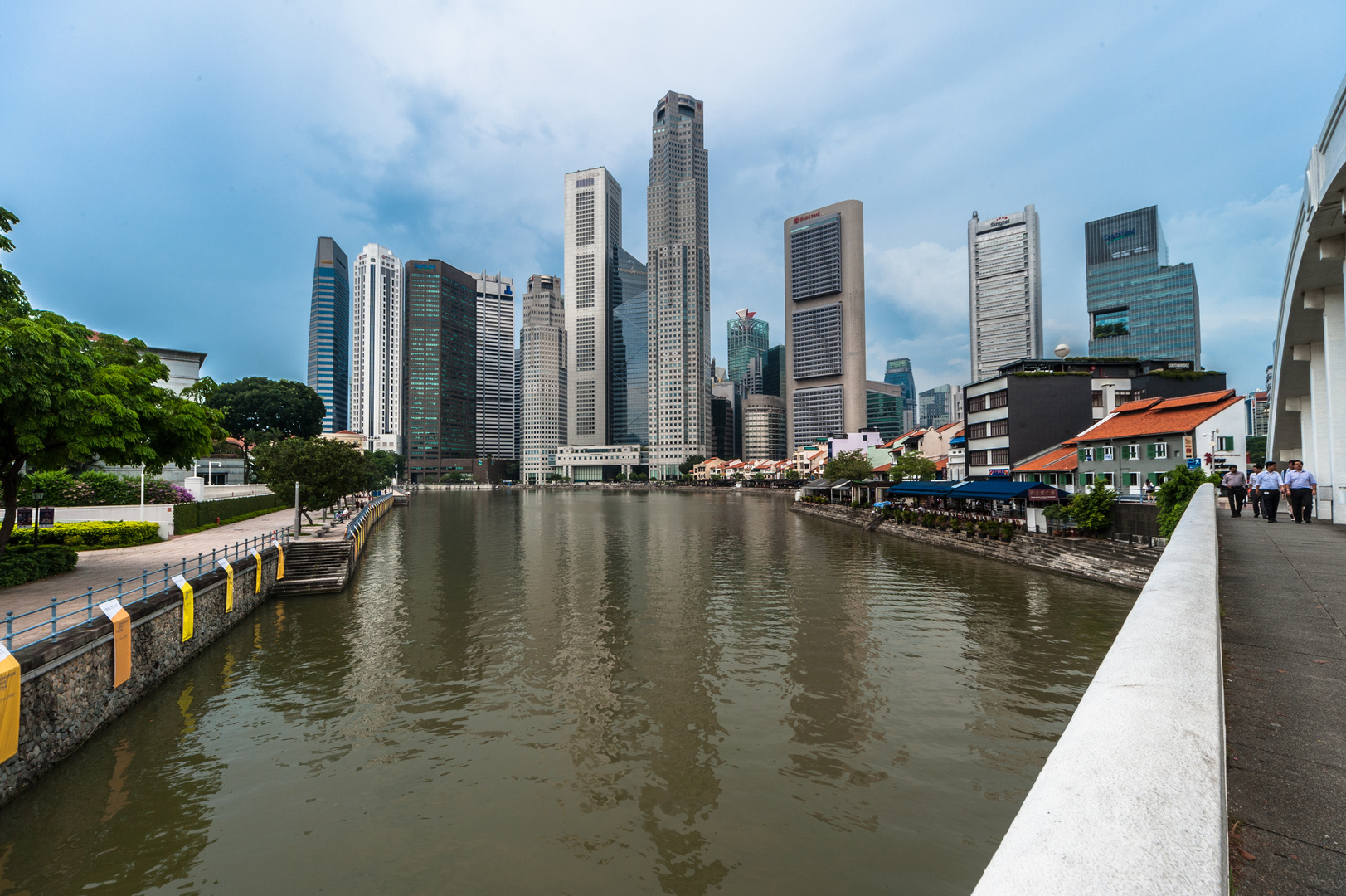 Singapur: Singapore River mit Finanzdistrikt