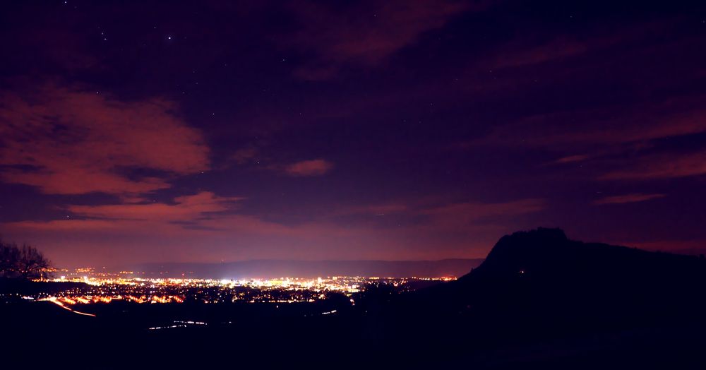 Singen am Hohentwiel bei Nacht