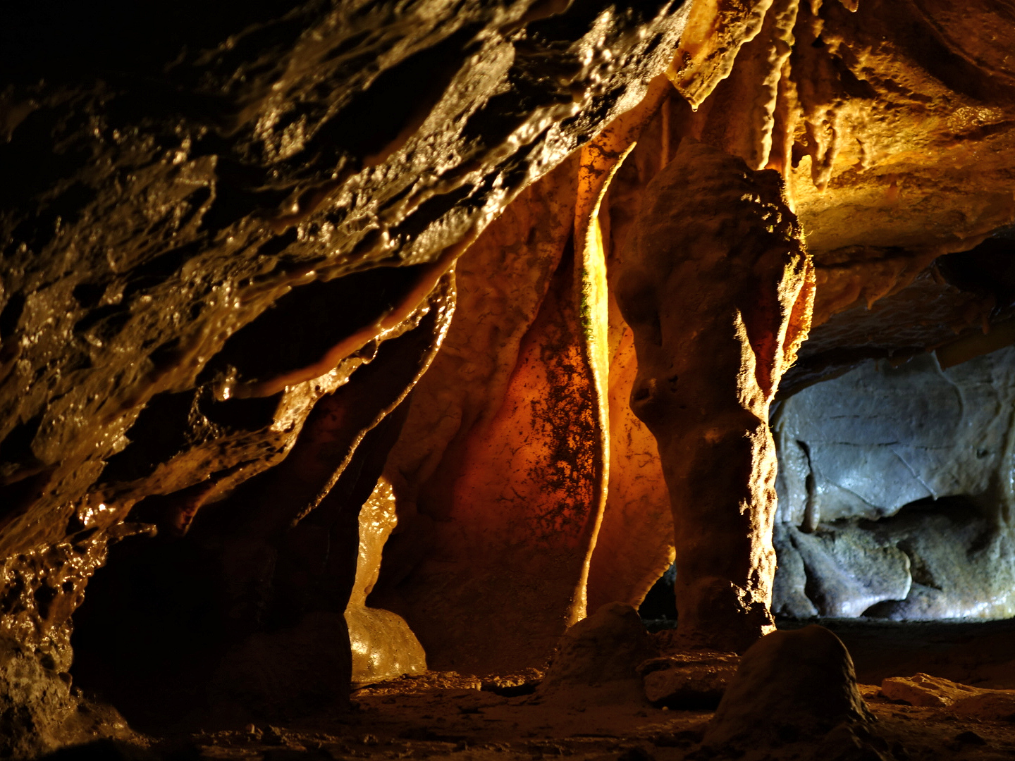 Sinterfahnen in der Binghöhle