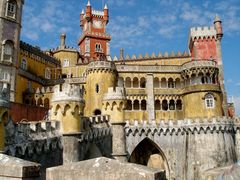 Sintra bei Lissabon: das Schloß auf dem Berg von aussen