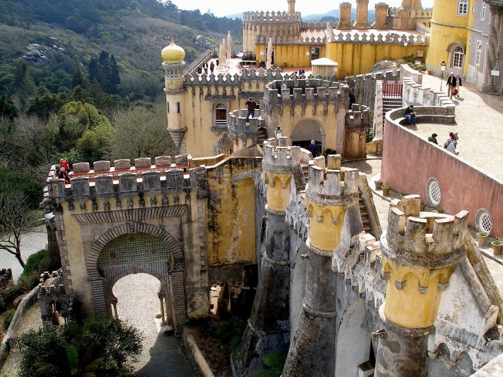 Sintra bei Lissabon: das Schloß mit Blick zum Eingang