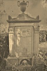 Sinzheim, alter Grabstein auf dem Friedhof