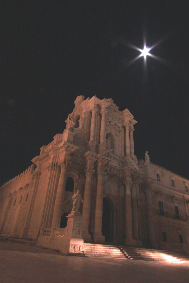 Siracusa-Duomo di notte