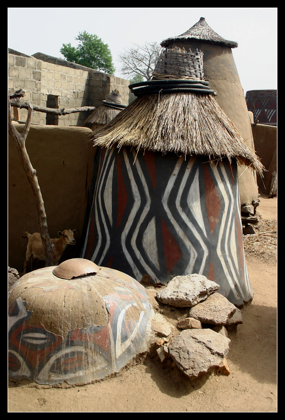 ... Sirigu Village, Ghana ...