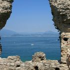 Sirmione Blick von den Grotten des Catull auf den Gardasee