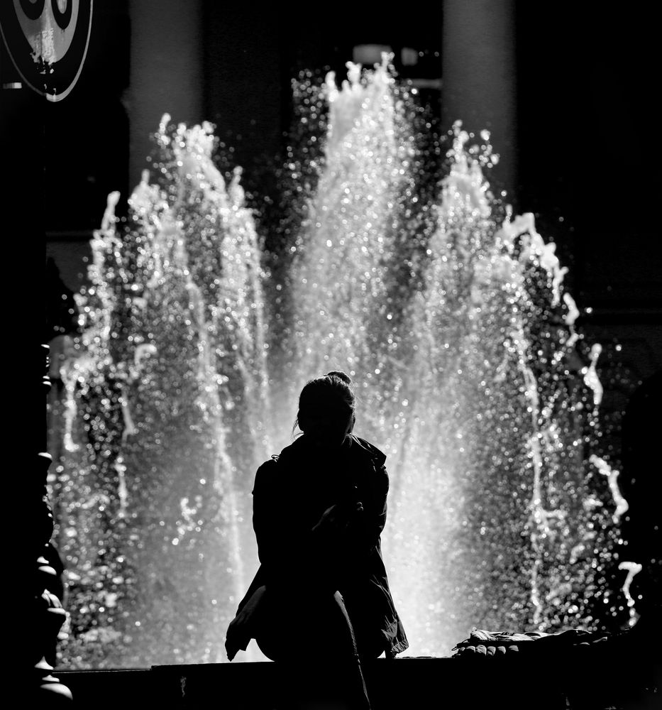 Sitting Angel Bnw