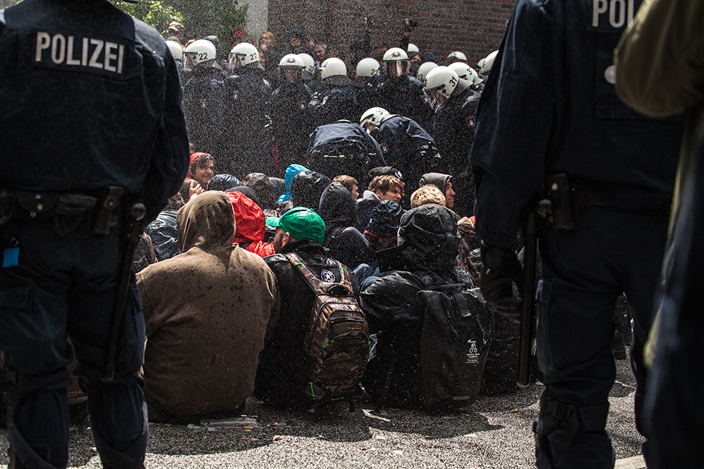 Sitzblockaden gegen den Naziaufmarsch in Hamburg....