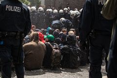 Sitzblockaden gegen den Naziaufmarsch in Hamburg....