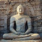 SITZENDER BUDDHA (SRI LANKA) (Kalender Juli)