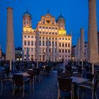 Sitzgelegenheiten am Rathausplatz Augsburg