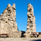 Sitzgelegenheiten auf Ruine Waxenberg