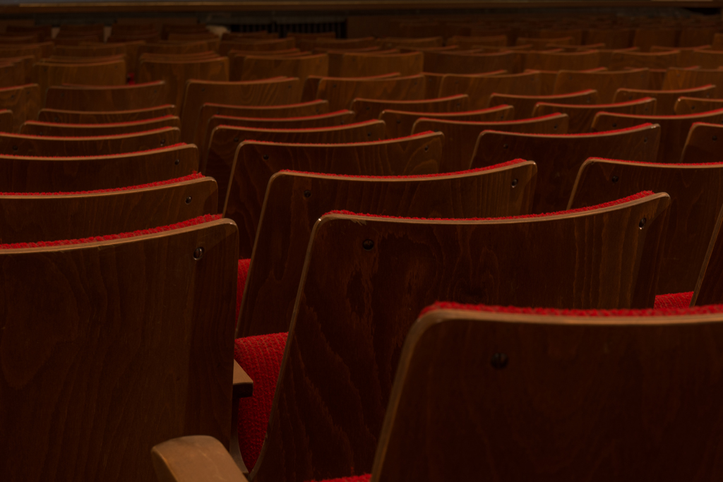 Sitzreihen im Theatersaal vom HDO