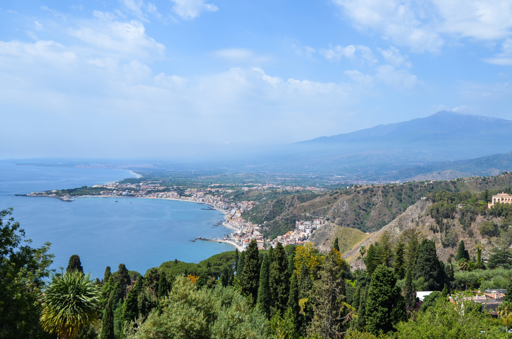 Sizilien - Nr. 28 - Blick vom Teatro Greco auf Taormina Giardini Naxos