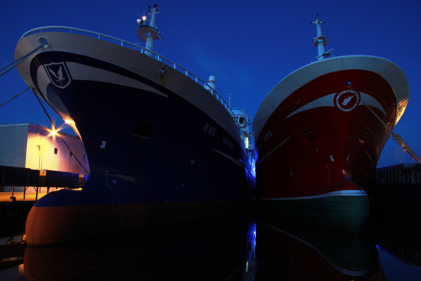 Skagen`s Fischereihafen bei Nacht