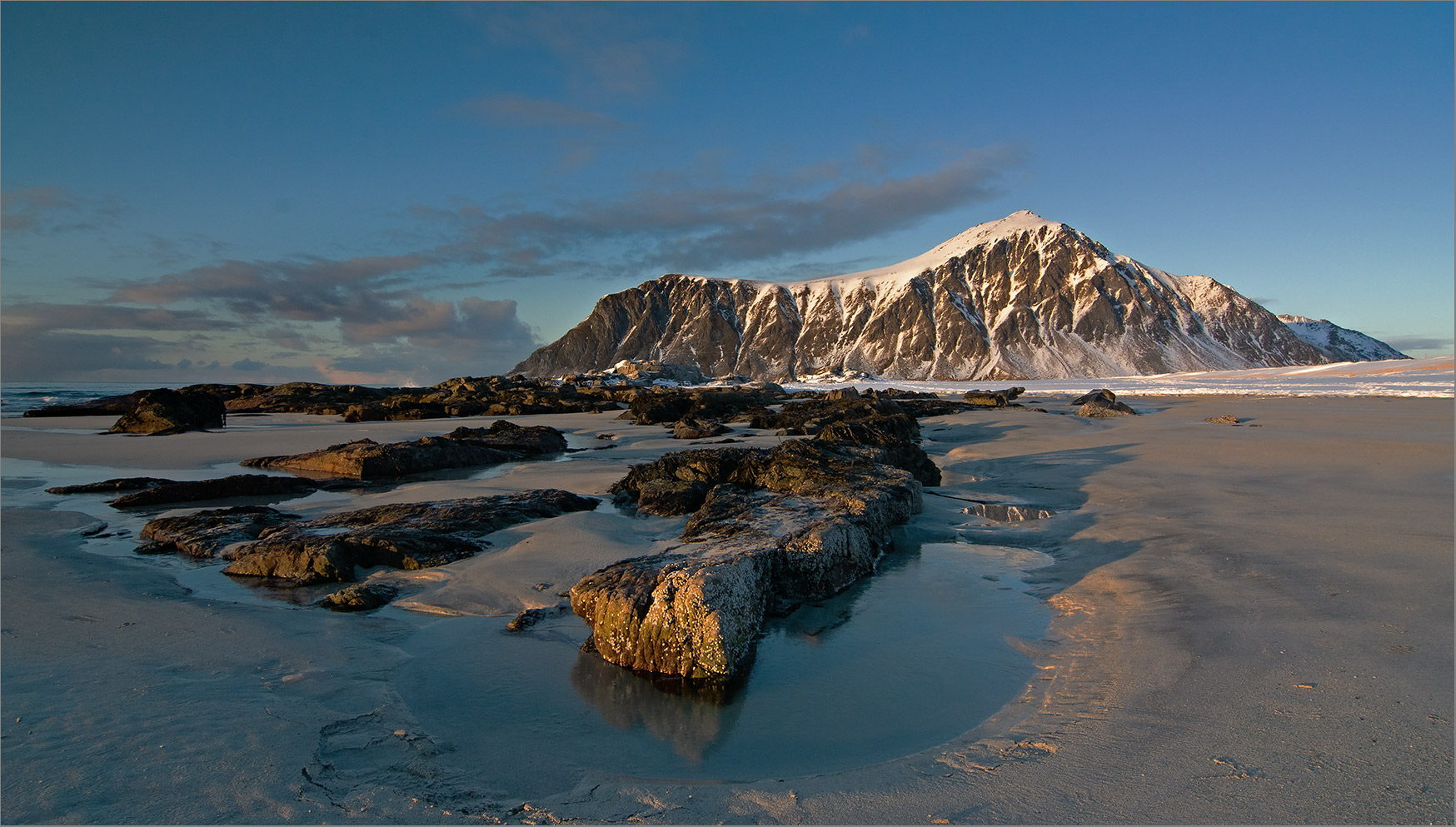 Skagsanden Beach    . . .