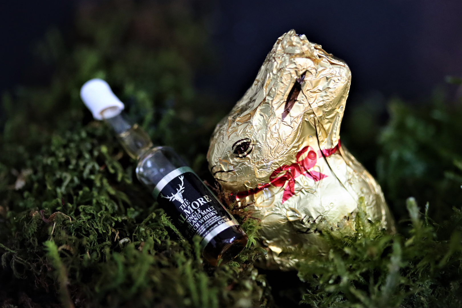 SKANDAL ! Osterhase beim trinken erwischt! 