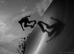 " skate in light and shadows "