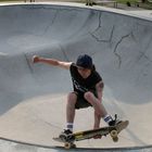 SKATE - Nose-Grind BS-Grab im Kidney-Pool