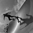 " skate with your shadow "