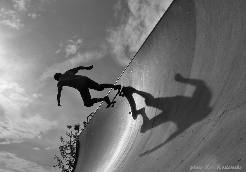 " skate with your shadow "