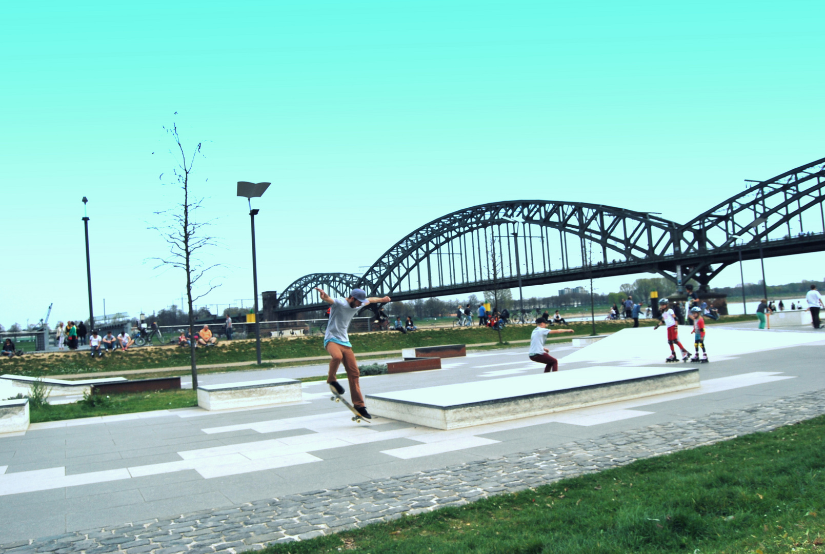 Skateboarden am Rheinauhafen