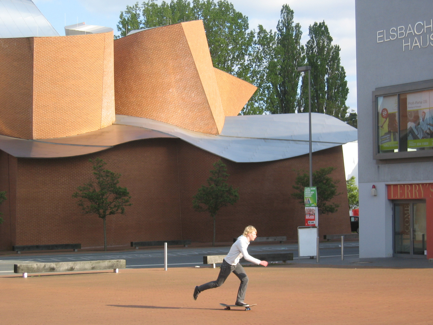 Skater vor dem Marta Herford