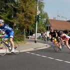 Skater vs. Radrennfahrer am 1. Mai