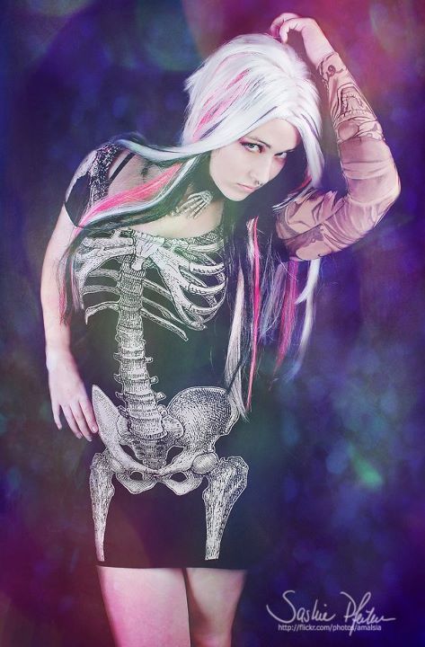 Skeleton Girl