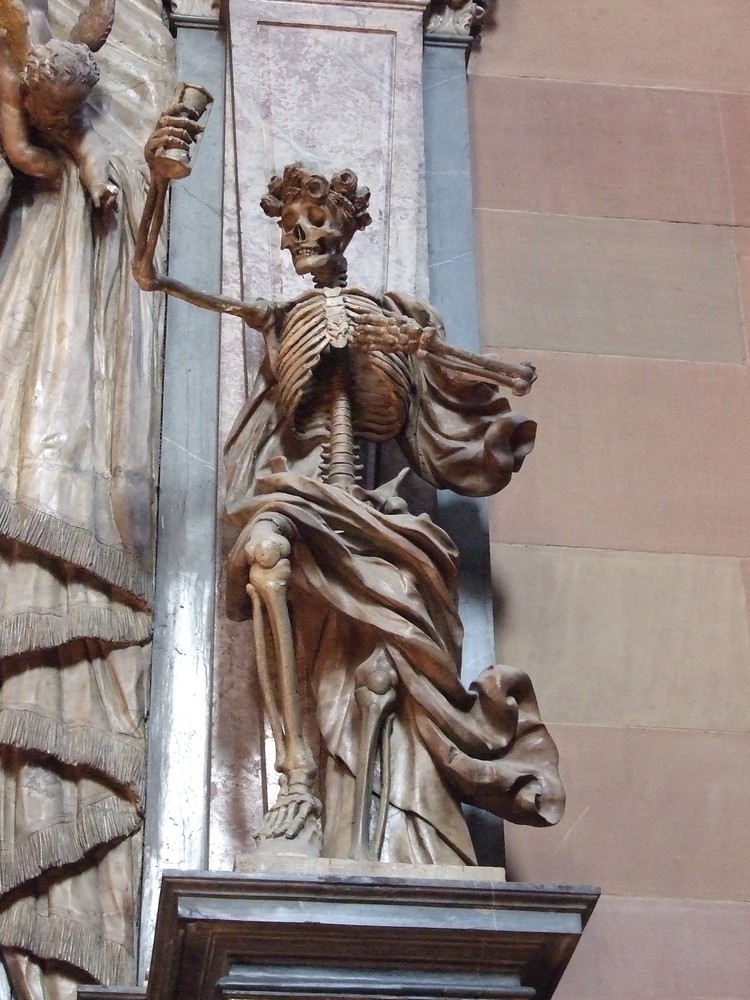 Skeleton in Cathedral, Mainz, GER