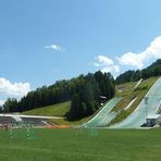 Skiflugschanze im Sommer