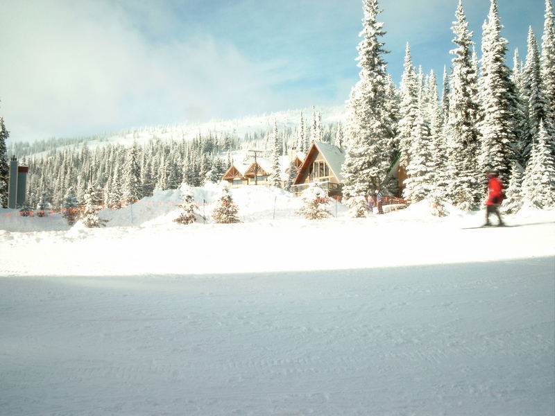 Skigebiet Big Wihte Kanada 2004-2005.Hotels mitten im Skigebiet.